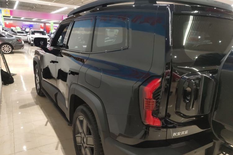 Used Deepal G318 2024 Four-Wheel-Drive Air Suspension Model Left Side
