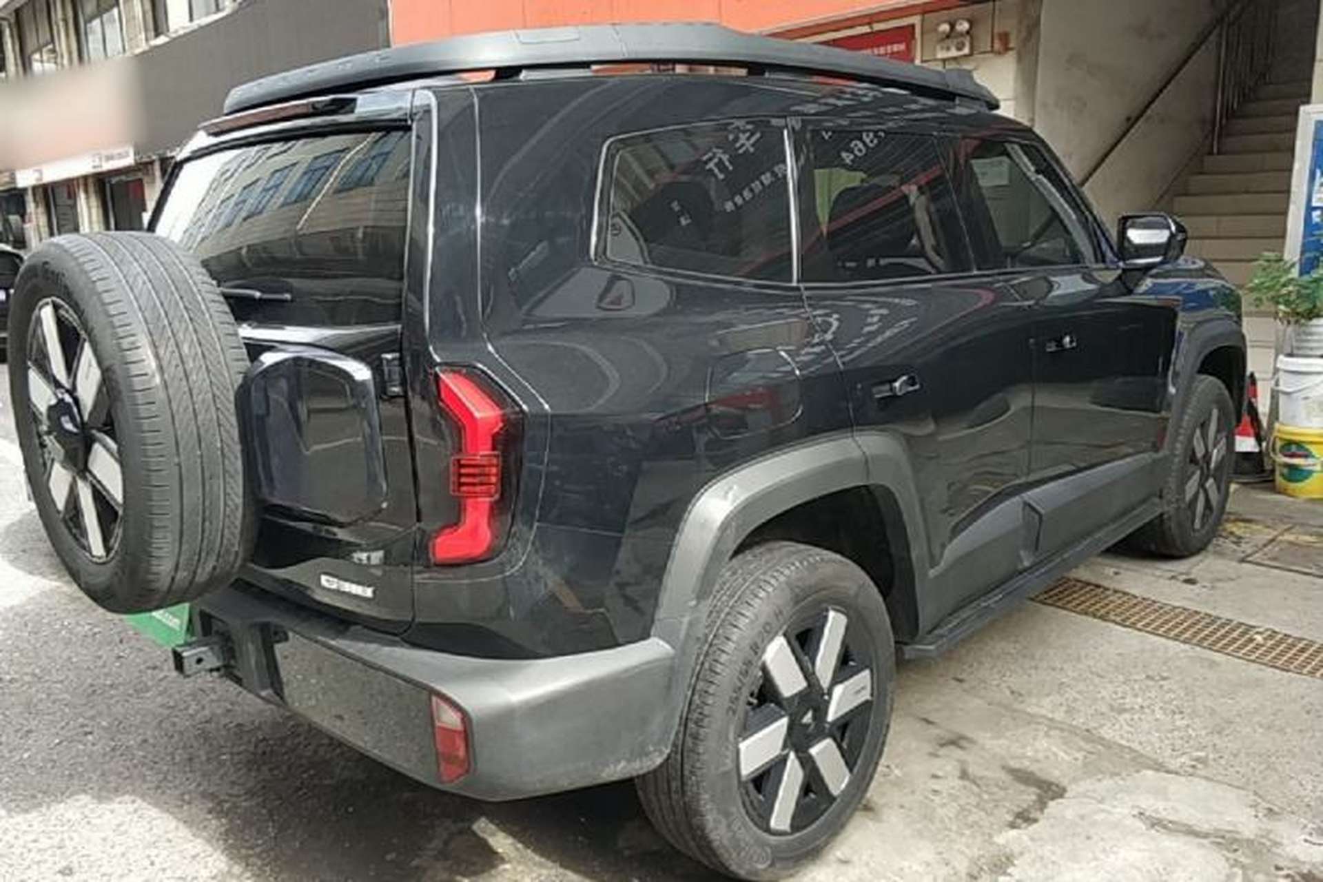 Used Deepal G318 2024 Four-Wheel-Drive Air Suspension Model Rear Right 45 Deg