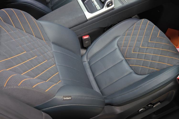 Used Deepal G318 2024 Four-Wheel-Drive Air Suspension Model Right Front Seat