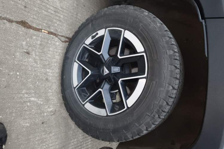 Used Deepal G318 2024 Four-Wheel-Drive Air Suspension Model Right Front Wheel Hub