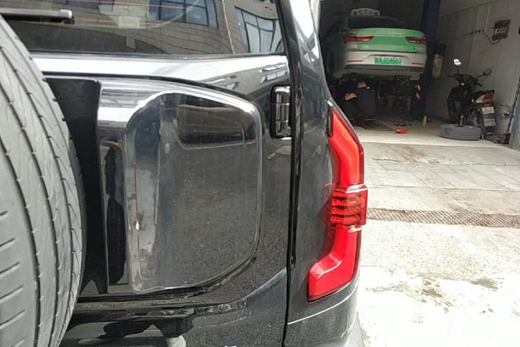 Used Deepal G318 2024 Four-Wheel-Drive Air Suspension Model Right Rear Taillight