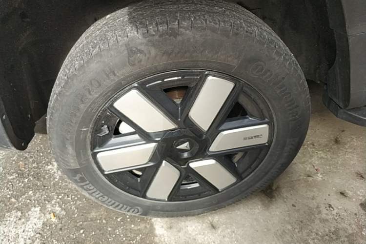 Used Deepal G318 2024 Four-Wheel-Drive Air Suspension Model Right Rear Wheel Hub