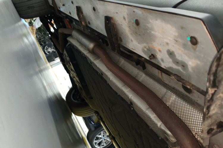Used Deepal G318 2024 Four-Wheel-Drive Air Suspension Model Right Side Sill
