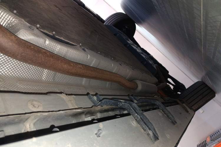 Used Deepal G318 2024 Four-Wheel-Drive Air Suspension Model Right Side Sill