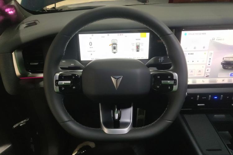 Used Deepal G318 2024 Four-Wheel-Drive Air Suspension Model Steering Wheel