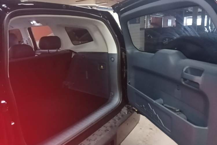 Used Deepal G318 2024 Four-Wheel Drive Comfort Edition Trunk