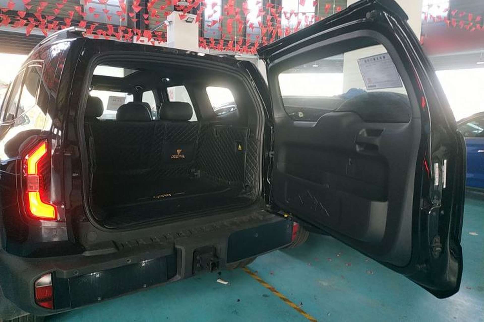 Used Deepal G318 2024 Four-Wheel Drive Comfort Edition Trunk