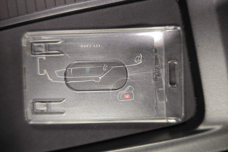 Used Deepal G318 2024 Four-Wheel-Drive Air Suspension Model Vehicle Key
