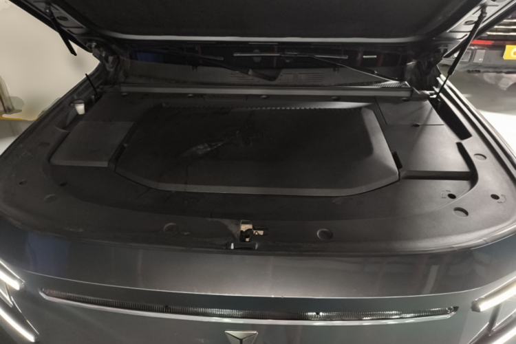 Used Deepal G318 2024 Two-Wheel Drive Air Suspension Version Engine Bay