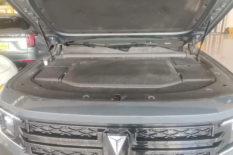 Used Deepal G318 2024 Four-Wheel-Drive Air Suspension Model Engine Bay