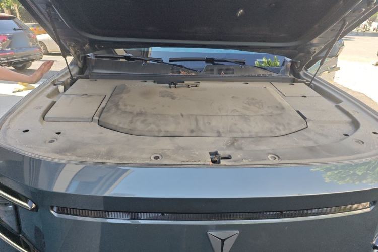 Used Deepal G318 2024 Four-Wheel-Drive Air Suspension Model Engine Bay