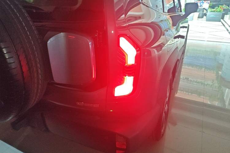 Used Deepal G318 2024 Four-Wheel-Drive Air Suspension Model Exterior 3