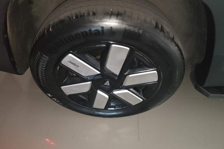 Used Deepal G318 2024 Four-Wheel-Drive Air Suspension Model Exterior 5