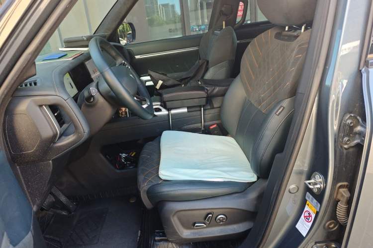 Used Deepal G318 2024 Four-Wheel-Drive Air Suspension Model Left Front Seat