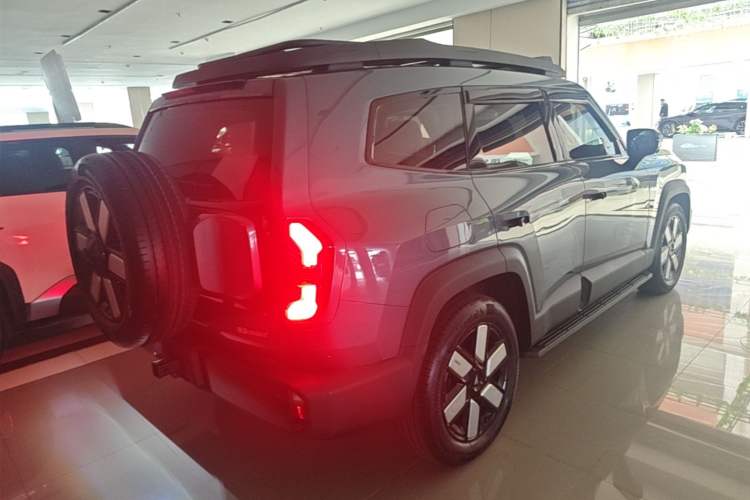 Used Deepal G318 2024 Four-Wheel-Drive Air Suspension Model Rear Right 45 Deg