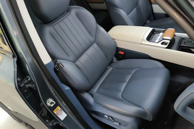 Used Deepal G318 2024 Four-Wheel-Drive Air Suspension Model Right Front Seat