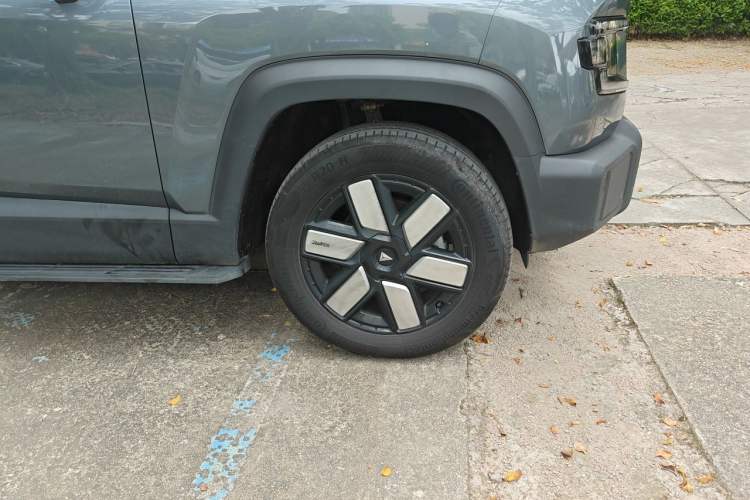 Used Deepal G318 2024 Two-Wheel Drive Air Suspension Version Right Front Wheel Hub