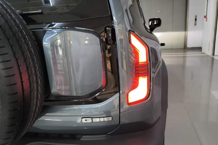 Used Deepal G318 2024 Four-Wheel-Drive Air Suspension Model Right Rear Taillight
