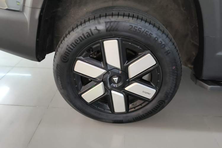 Used Deepal G318 2024 Four-Wheel-Drive Air Suspension Model Right Rear Wheel Hub