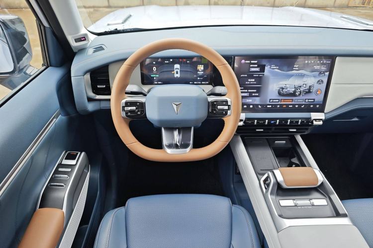 Used Deepal G318 2024 Four-Wheel-Drive Air Suspension Model Steering Wheel