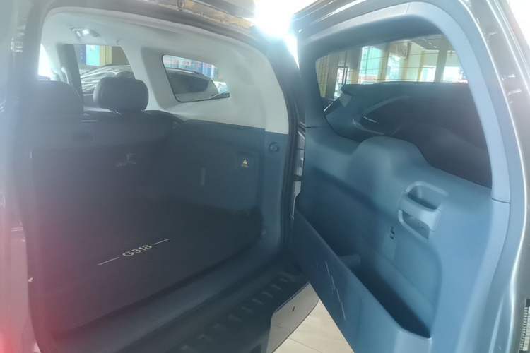 Used Deepal G318 2024 Four-Wheel-Drive Air Suspension Model Trunk