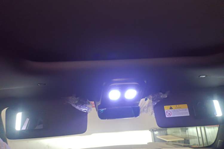 Used Deepal G318 2024 Two-Wheel Drive Air Suspension Version Audio And AC Panel