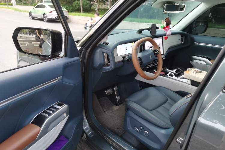 Used Deepal G318 2024 Four-Wheel-Drive Air Suspension Model Driver Seat