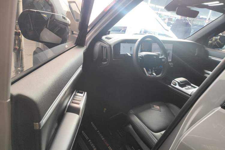 Used Deepal G318 2024 Four-Wheel-Drive Air Suspension Model Driver Seat