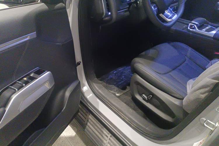 Used Deepal G318 2024 Two-Wheel Drive Air Suspension Version Driver Seat