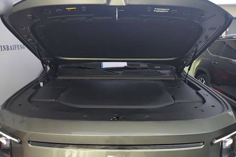 Used Deepal G318 2024 Four-Wheel-Drive Air Suspension Model Engine Bay