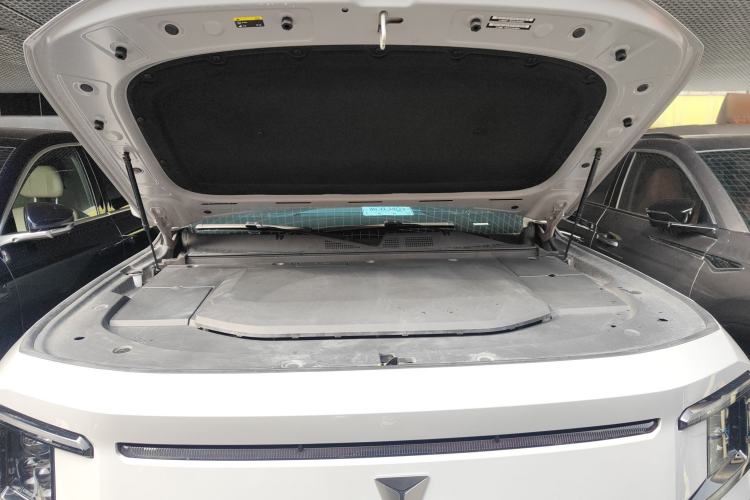 Used Deepal G318 2024 Four-Wheel-Drive Air Suspension Model Engine Bay