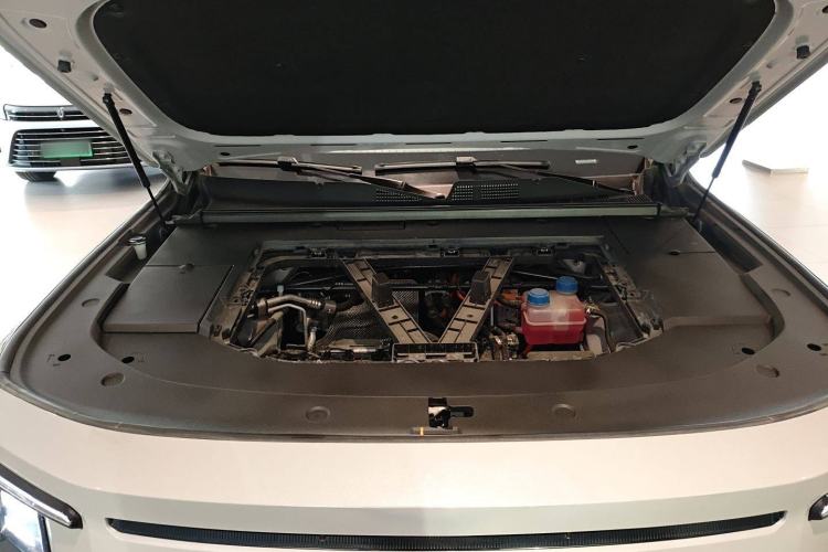 Used Deepal G318 2024 Four-Wheel-Drive Air Suspension Model Engine Bay