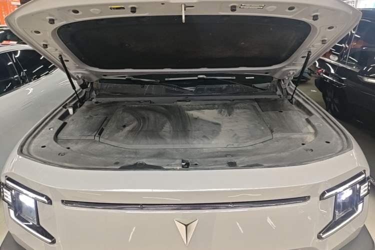 Used Deepal G318 2024 Four-Wheel-Drive Air Suspension Model Engine Bay