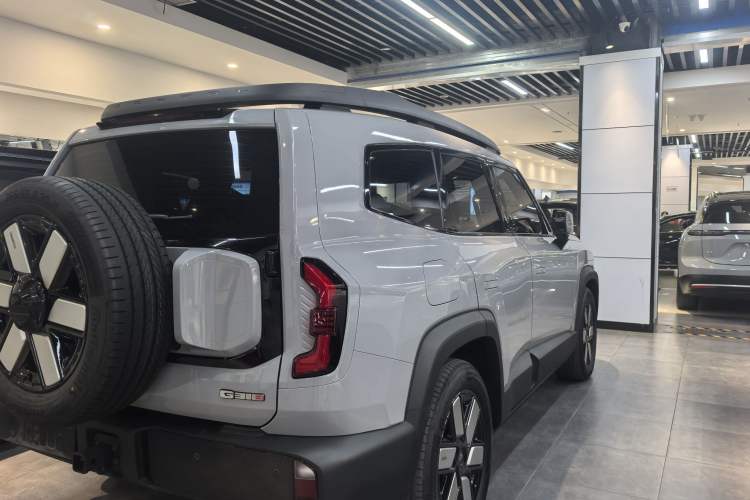 Used Deepal G318 2024 Four-Wheel-Drive Air Suspension Model Exterior 2