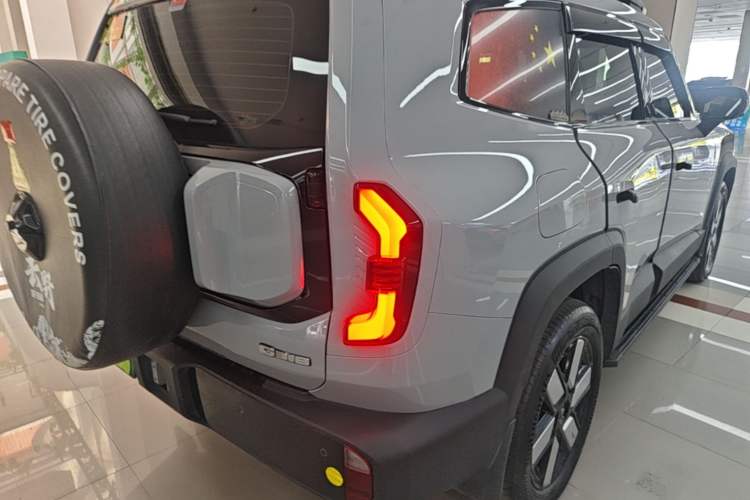 Used Deepal G318 2024 Four-Wheel-Drive Air Suspension Model Exterior 3