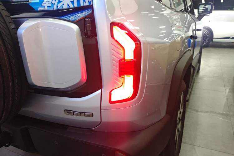 Used Deepal G318 2024 Four-Wheel-Drive Air Suspension Model Exterior 3