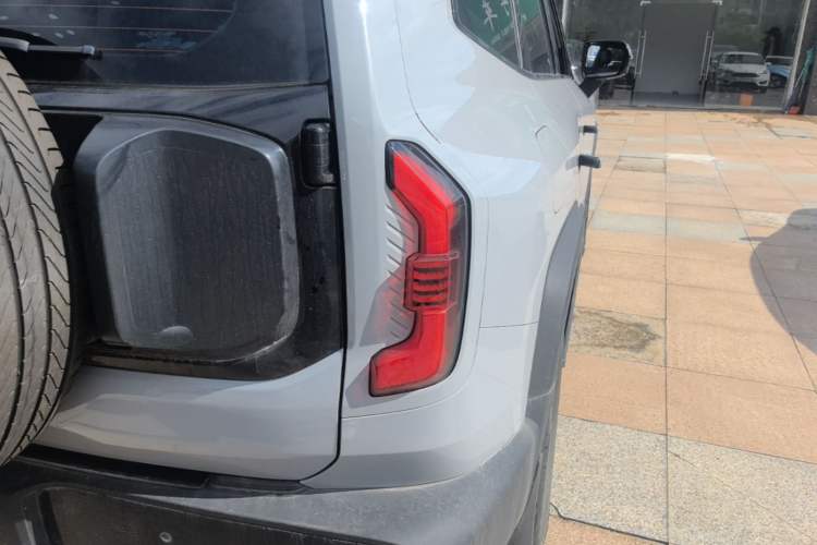Used Deepal G318 2024 Four-Wheel-Drive Air Suspension Model Exterior 3