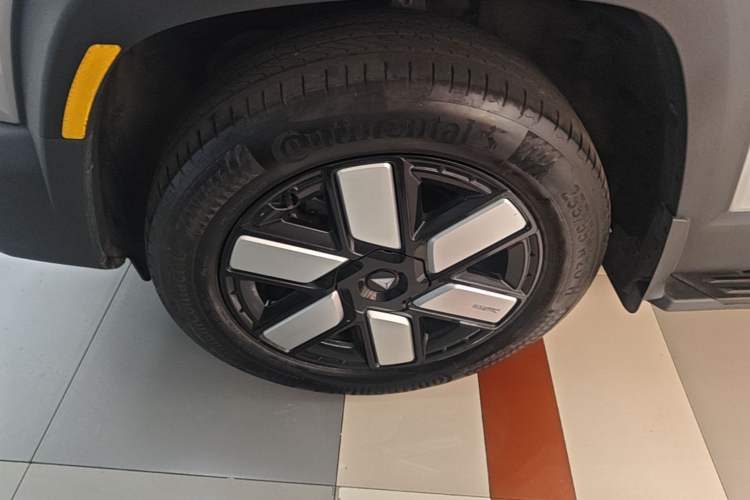 Used Deepal G318 2024 Four-Wheel-Drive Air Suspension Model Exterior 4