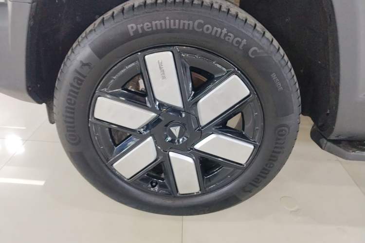 Used Deepal G318 2024 Four-Wheel-Drive Air Suspension Model Exterior 4