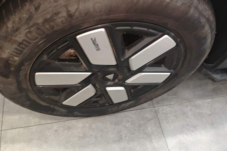Used Deepal G318 2024 Four-Wheel-Drive Air Suspension Model Exterior 4