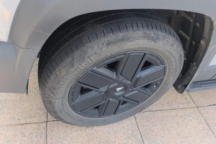 Used Deepal G318 2024 Four-Wheel-Drive Air Suspension Model Exterior 4