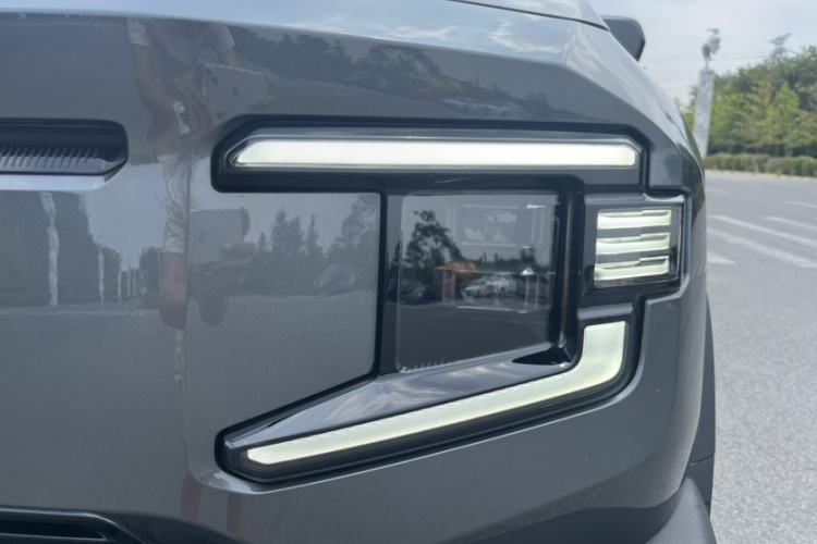 Used Deepal G318 2024 Four-Wheel-Drive Air Suspension Model Exterior 8