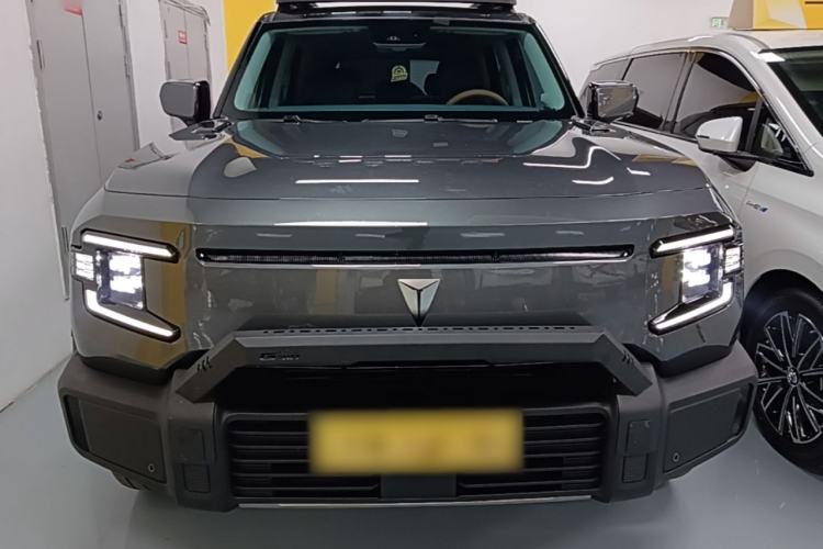 Used Deepal G318 2024 Four-Wheel-Drive Air Suspension Model Front