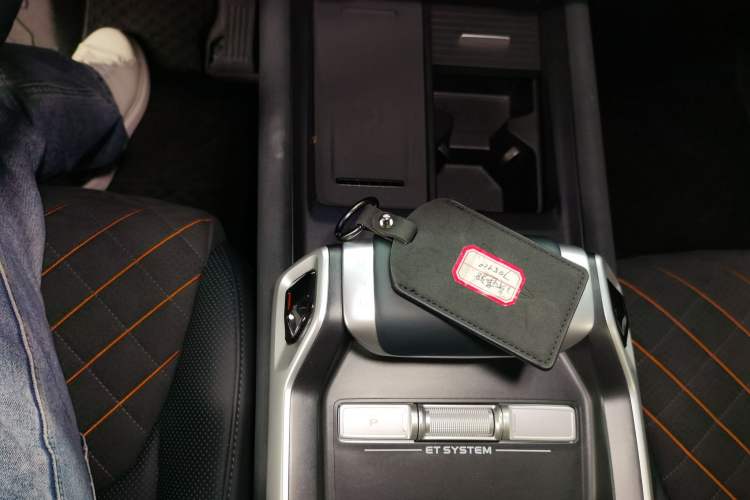 Used Deepal G318 2024 Four-Wheel-Drive Air Suspension Model Gear Lever