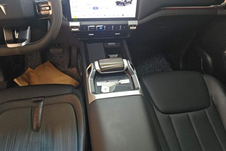 Used Deepal G318 2024 Four-Wheel-Drive Air Suspension Model Gear Lever