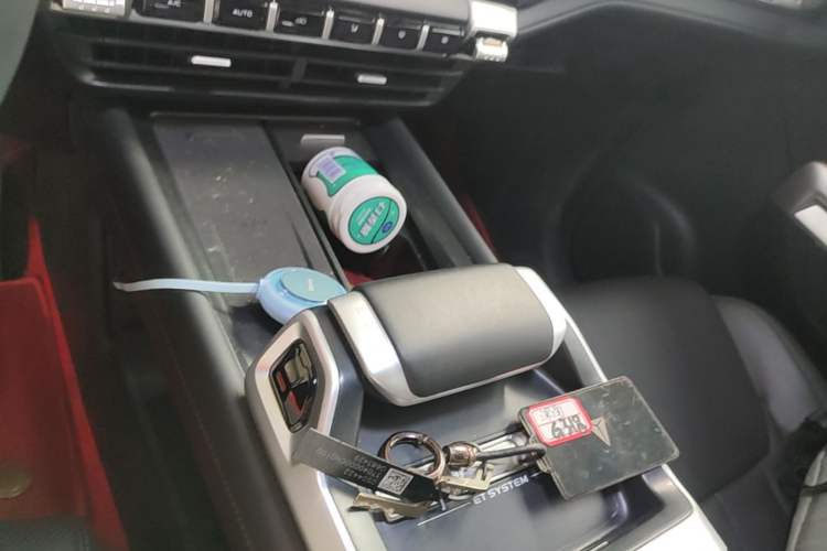 Used Deepal G318 2024 Four-Wheel-Drive Air Suspension Model Gear Lever