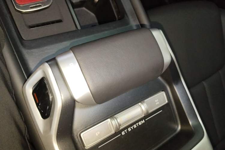 Used Deepal G318 2024 Four-Wheel-Drive Air Suspension Model Gear Lever