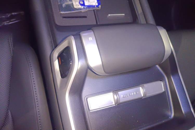 Used Deepal G318 2024 Two-Wheel Drive Air Suspension Version Gear Lever