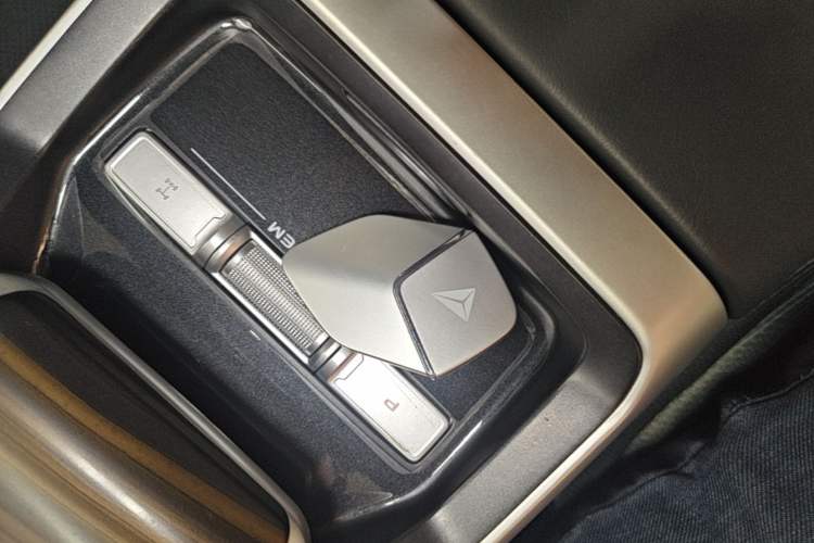 Used Deepal G318 2024 Four-Wheel-Drive Air Suspension Model Interior 1