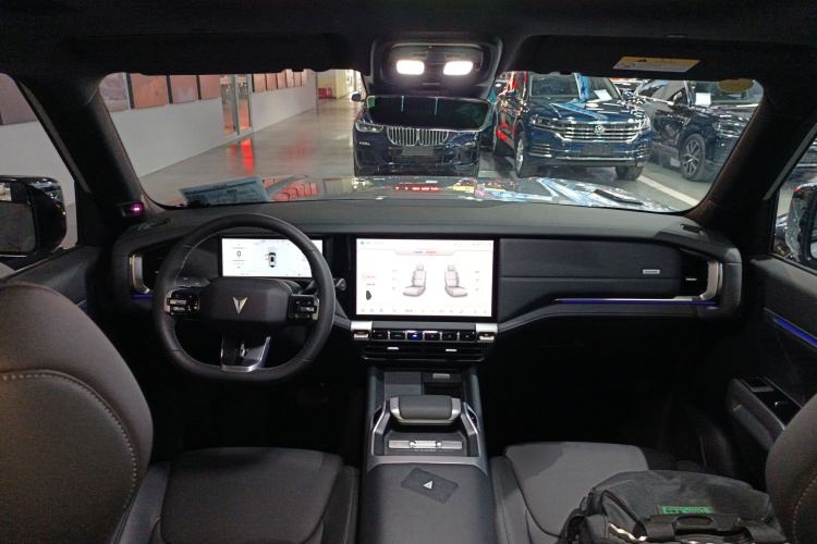 Used Deepal G318 2024 Four-Wheel-Drive Air Suspension Model Interior 2